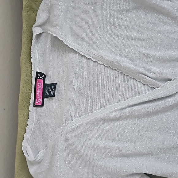 Say What? Short sleeve V neck top - Picture 2 of 12